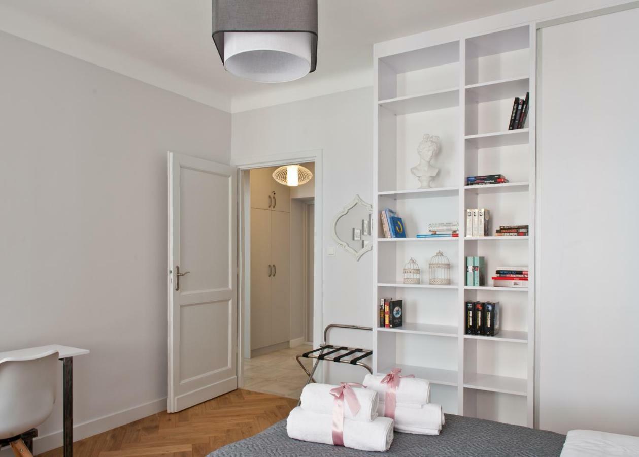 Red Brick Old Town Apartment Varşovia Exterior foto